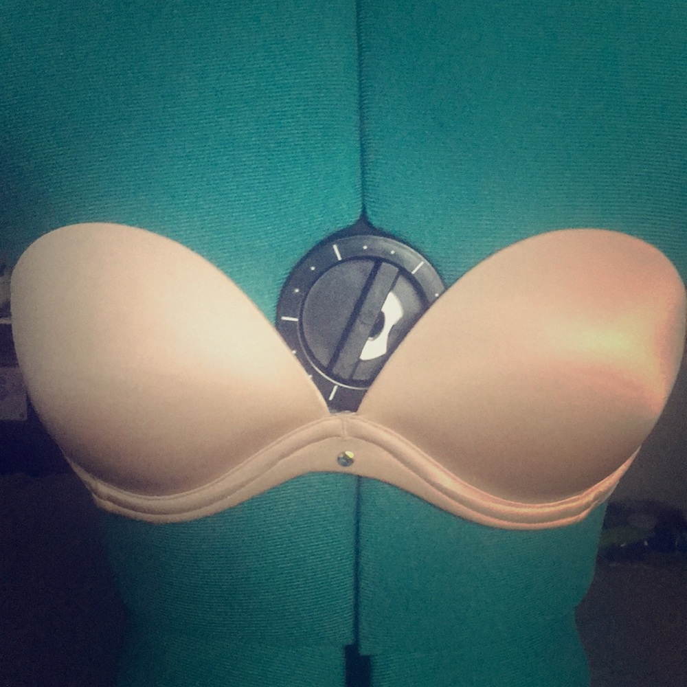 Very Sexy Strapless Victoria Secret Push-Up Bra